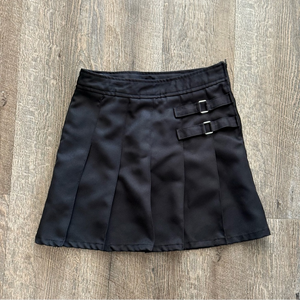 Girls Black Pleated Skirt